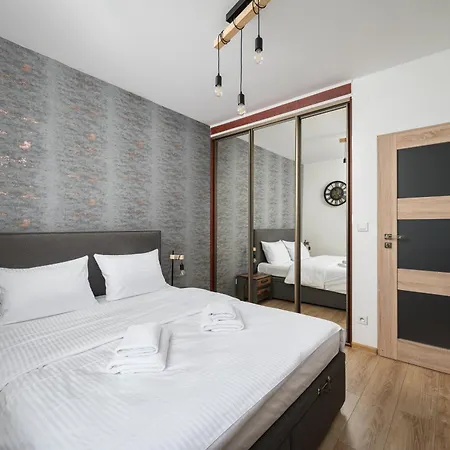 Wola Jana Kazimierza Chic By Bookinghost Appartement *