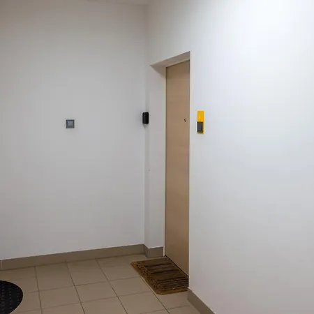 Wola Jana Kazimierza Chic By Bookinghost