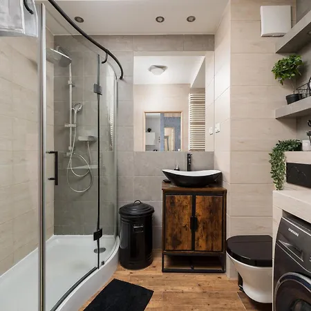 Wola Jana Kazimierza Chic By Bookinghost *