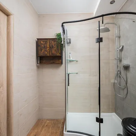 Wola Jana Kazimierza Chic By Bookinghost