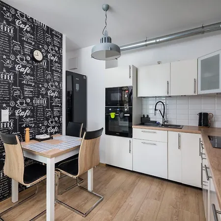 Wola Jana Kazimierza Chic By Bookinghost Warschau