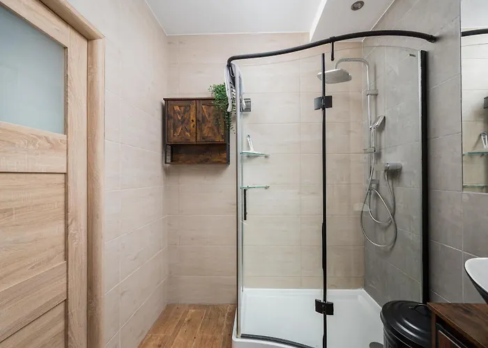 Wola Jana Kazimierza Chic By Bookinghost