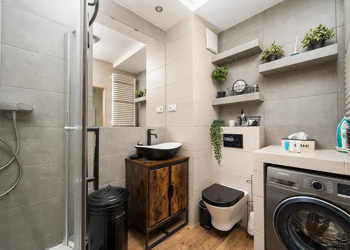 Apartment Wola Jana Kazimierza Chic By Bookinghost *