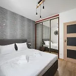 Wola Jana Kazimierza Chic By Bookinghost Апартаменты *